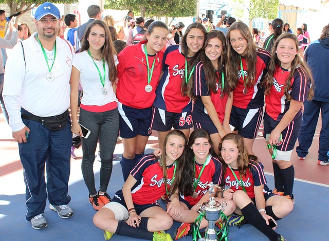 竞争激烈的 竞争激烈的